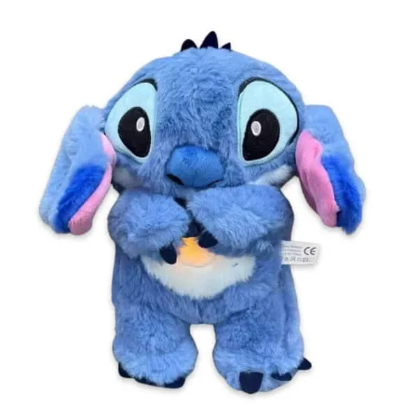 Peluche Stitch qui respire, 100% officielle, avec son ventre qui s'illumine d'une lumière jaune apaisante.