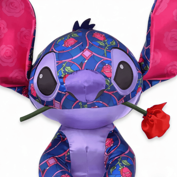 zoom visage Peluche Stitch la Belle et la Bête