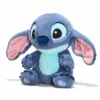 À la recherche d'une peluche Stitch douce ? Découvrez notre modèle 35cm 100% officiel, au pelage velouté. Le câlin Disney parfait.