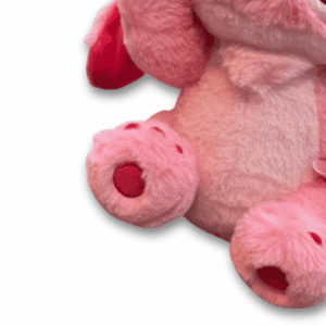 zoom sur les pattes de la Peluche Stitch Sakura